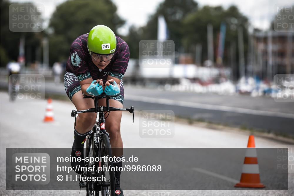 16.08.2026 - KN Förde Triathlon 2026 H.Heesch http://msf.ph/oto/9986088 16.08.2026 13:08:22 Radfahren 541, 584, 590, 602, 607, 612, 722, 745 meine-sportfotos.de