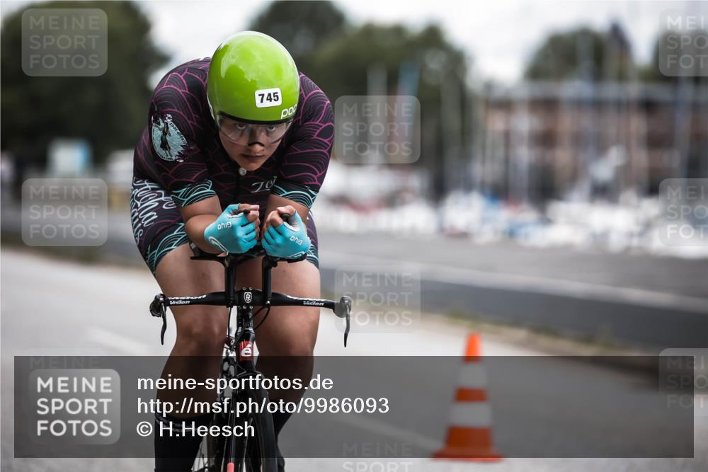 16.08.2026 - KN Förde Triathlon 2026 H.Heesch http://msf.ph/oto/9986093 16.08.2026 13:08:22 Radfahren 541, 584, 590, 602, 607, 612, 722, 745 meine-sportfotos.de