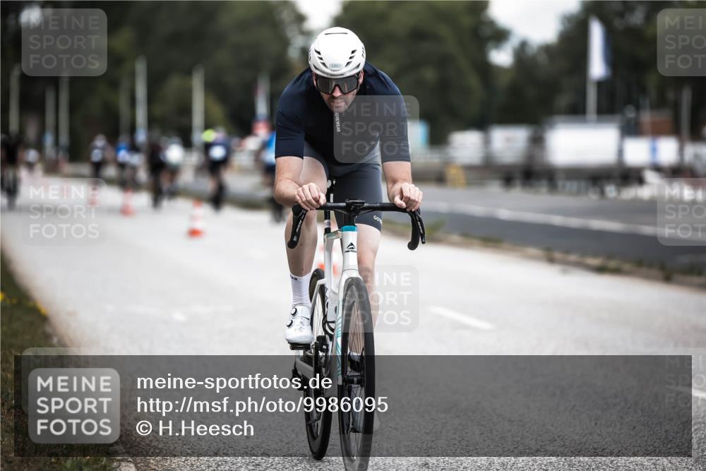 16.08.2026 - KN Förde Triathlon 2026 H.Heesch http://msf.ph/oto/9986095 16.08.2026 13:08:37 Radfahren 547, 576, 715 meine-sportfotos.de