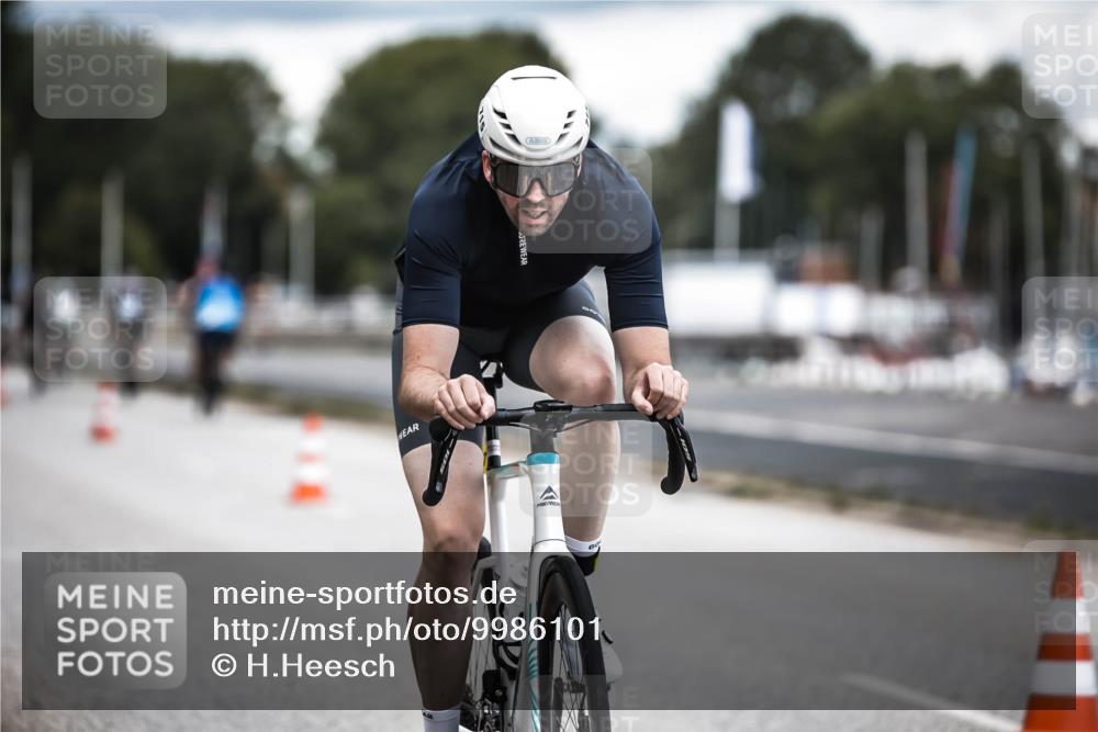 16.08.2026 - KN Förde Triathlon 2026 H.Heesch http://msf.ph/oto/9986101 16.08.2026 13:08:38 Radfahren 576, 715 meine-sportfotos.de