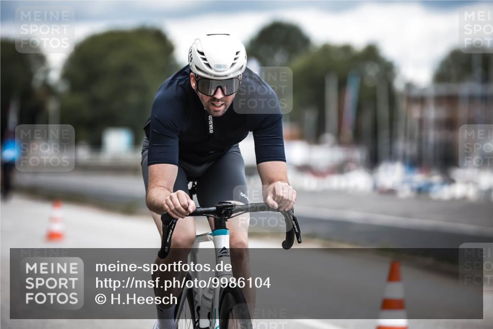 16.08.2026 - KN Förde Triathlon 2026 H.Heesch http://msf.ph/oto/9986104 16.08.2026 13:08:38 Radfahren 576, 715 meine-sportfotos.de