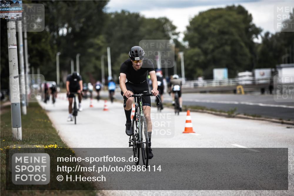 16.08.2026 - KN Förde Triathlon 2026 H.Heesch http://msf.ph/oto/9986114 16.08.2026 13:08:44 Radfahren 527, 576, 586, 598 meine-sportfotos.de