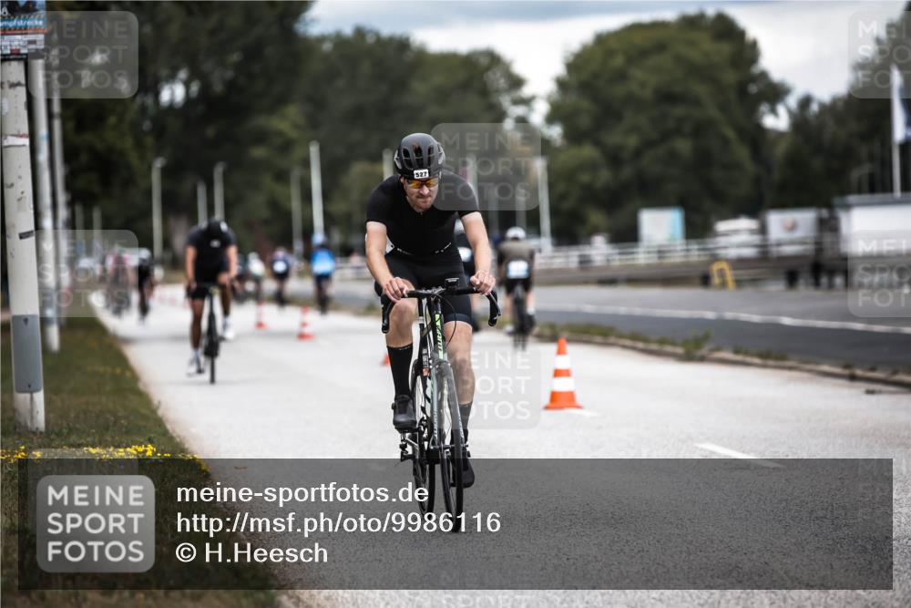 16.08.2026 - KN Förde Triathlon 2026 H.Heesch http://msf.ph/oto/9986116 16.08.2026 13:08:44 Radfahren 527, 576, 586, 598 meine-sportfotos.de