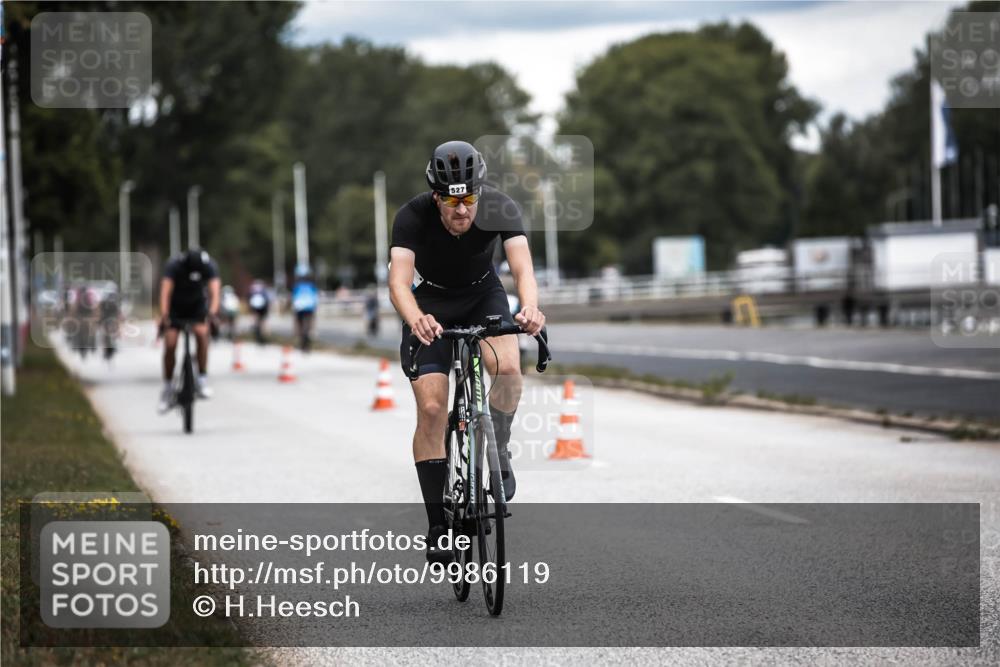 16.08.2026 - KN Förde Triathlon 2026 H.Heesch http://msf.ph/oto/9986119 16.08.2026 13:08:44 Radfahren 527, 576, 586, 598 meine-sportfotos.de
