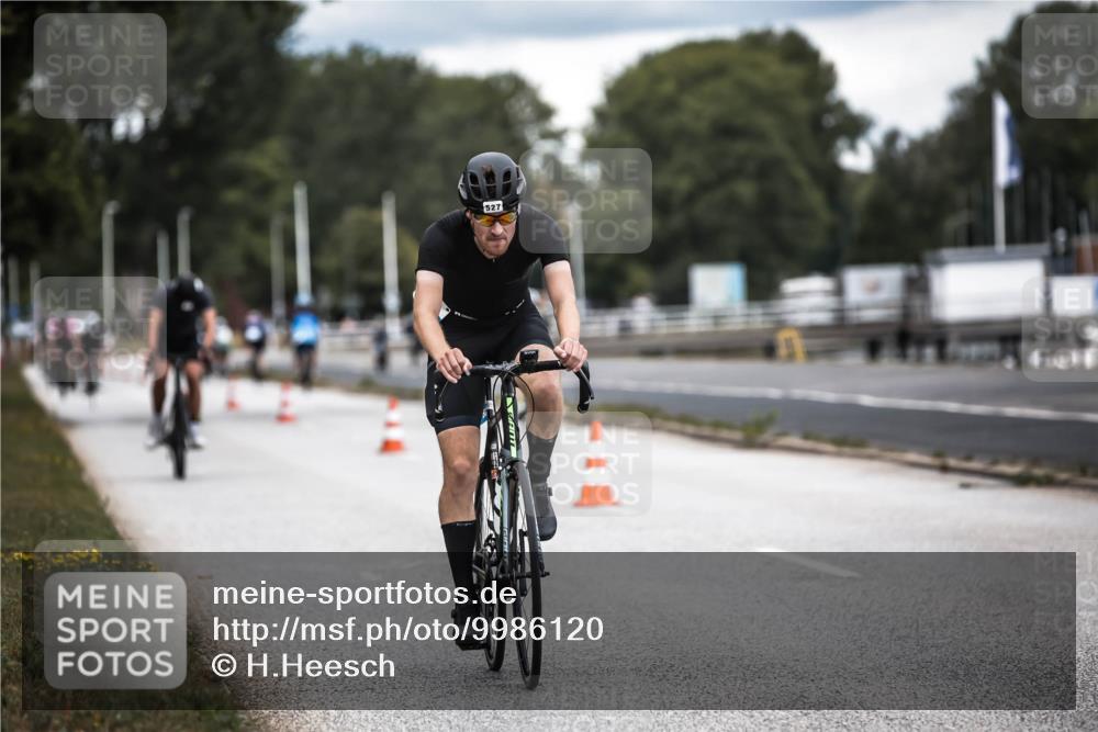 16.08.2026 - KN Förde Triathlon 2026 H.Heesch http://msf.ph/oto/9986120 16.08.2026 13:08:44 Radfahren 527, 576, 586, 598 meine-sportfotos.de