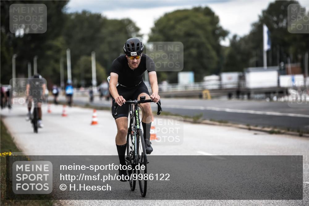 16.08.2026 - KN Förde Triathlon 2026 H.Heesch http://msf.ph/oto/9986122 16.08.2026 13:08:44 Radfahren 527, 576, 586, 598 meine-sportfotos.de