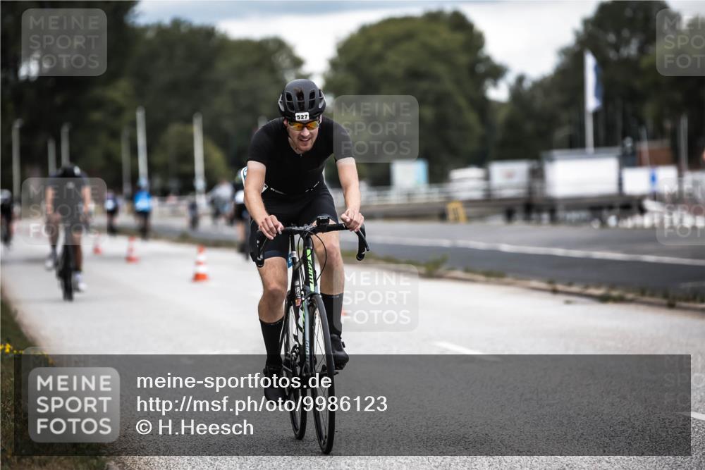 16.08.2026 - KN Förde Triathlon 2026 H.Heesch http://msf.ph/oto/9986123 16.08.2026 13:08:44 Radfahren 527, 576, 586, 598 meine-sportfotos.de