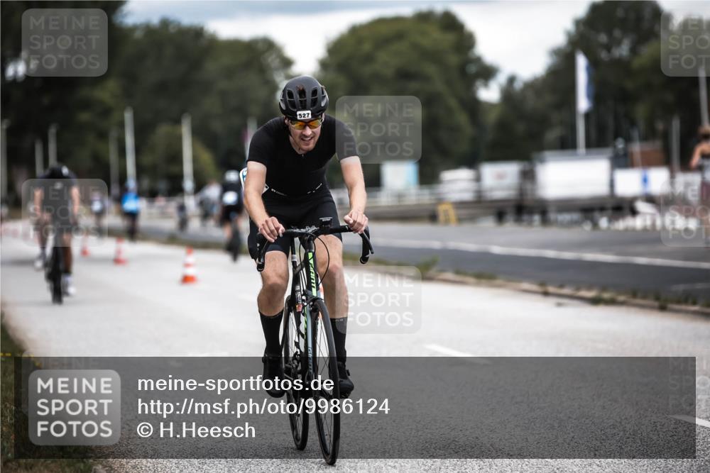 16.08.2026 - KN Förde Triathlon 2026 H.Heesch http://msf.ph/oto/9986124 16.08.2026 13:08:44 Radfahren 527, 576, 586, 598 meine-sportfotos.de