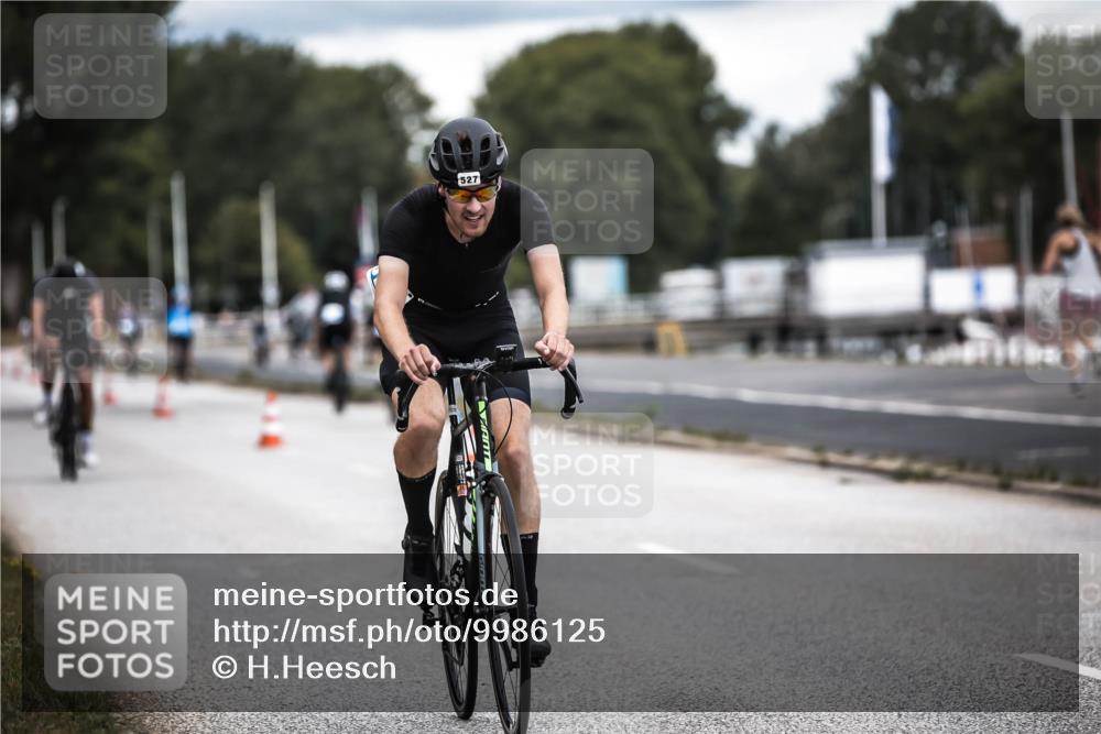 16.08.2026 - KN Förde Triathlon 2026 H.Heesch http://msf.ph/oto/9986125 16.08.2026 13:08:44 Radfahren 527, 576, 586, 598 meine-sportfotos.de
