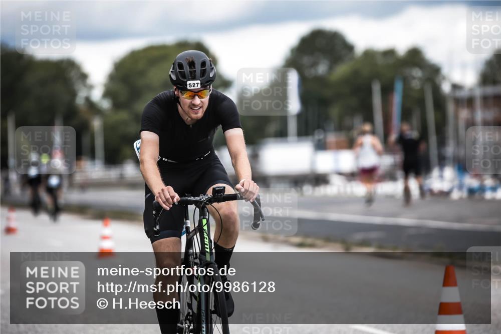 16.08.2026 - KN Förde Triathlon 2026 H.Heesch http://msf.ph/oto/9986128 16.08.2026 13:08:45 Radfahren 527, 586, 598 meine-sportfotos.de