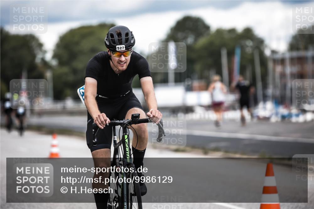 16.08.2026 - KN Förde Triathlon 2026 H.Heesch http://msf.ph/oto/9986129 16.08.2026 13:08:45 Radfahren 527, 586, 598 meine-sportfotos.de