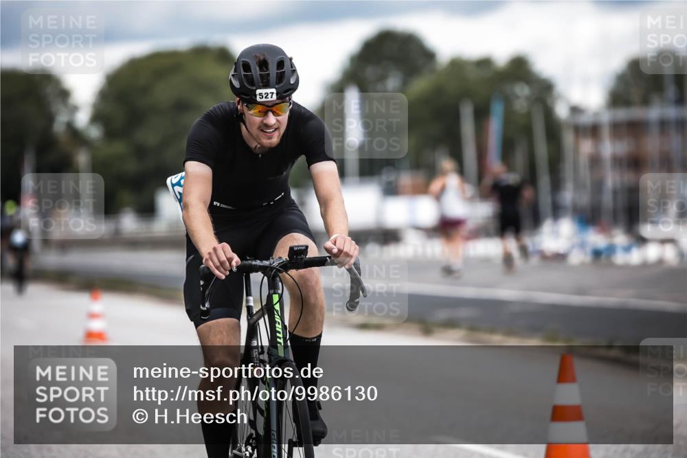 16.08.2026 - KN Förde Triathlon 2026 H.Heesch http://msf.ph/oto/9986130 16.08.2026 13:08:45 Radfahren 527, 586, 598 meine-sportfotos.de