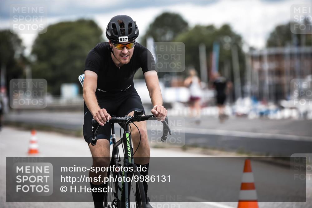 16.08.2026 - KN Förde Triathlon 2026 H.Heesch http://msf.ph/oto/9986131 16.08.2026 13:08:45 Radfahren 527, 586, 598 meine-sportfotos.de