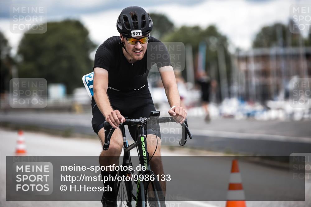 16.08.2026 - KN Förde Triathlon 2026 H.Heesch http://msf.ph/oto/9986133 16.08.2026 13:08:45 Radfahren 527, 586, 598 meine-sportfotos.de
