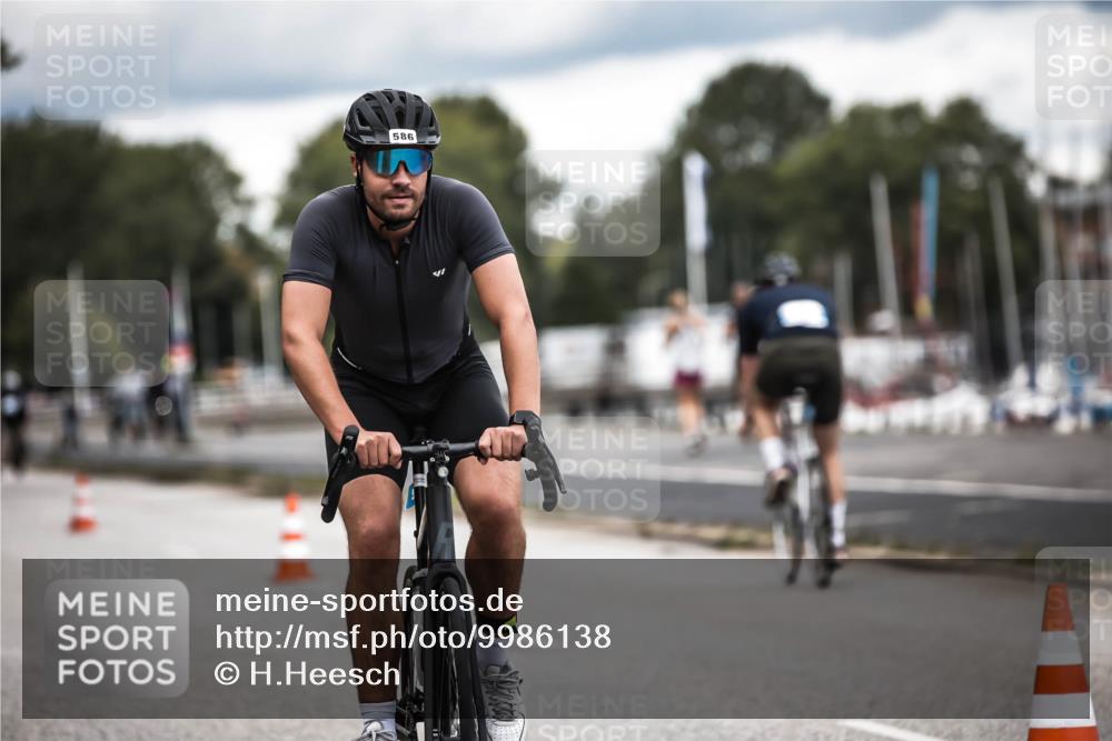 16.08.2026 - KN Förde Triathlon 2026 H.Heesch http://msf.ph/oto/9986138 16.08.2026 13:08:48 Radfahren 527, 581, 586, 598, 716 meine-sportfotos.de