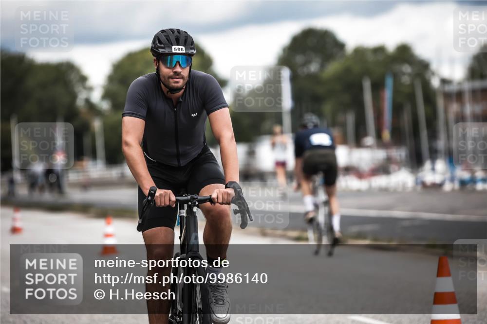 16.08.2026 - KN Förde Triathlon 2026 H.Heesch http://msf.ph/oto/9986140 16.08.2026 13:08:48 Radfahren 527, 581, 586, 598, 716 meine-sportfotos.de