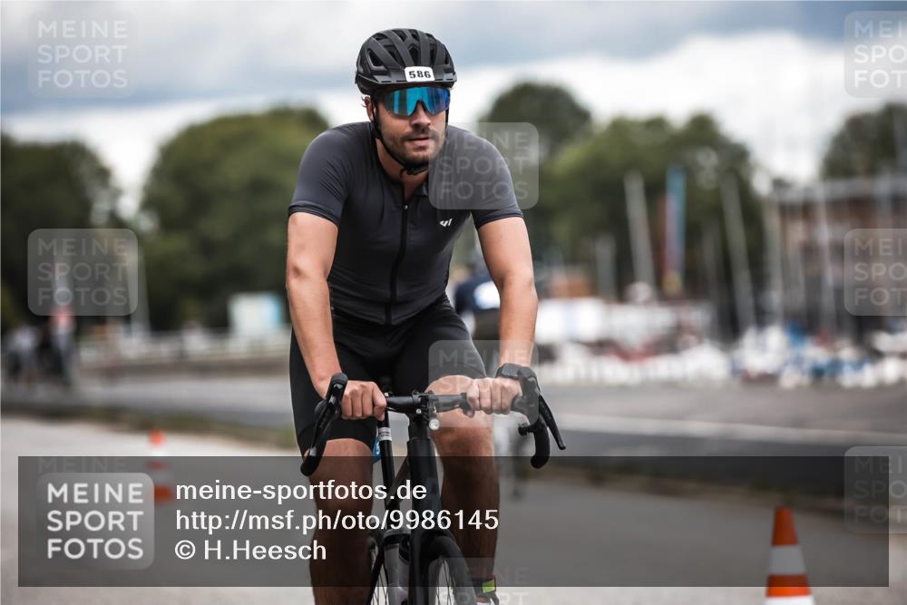 16.08.2026 - KN Förde Triathlon 2026 H.Heesch http://msf.ph/oto/9986145 16.08.2026 13:08:49 Radfahren 581, 586, 598, 716, 725 meine-sportfotos.de