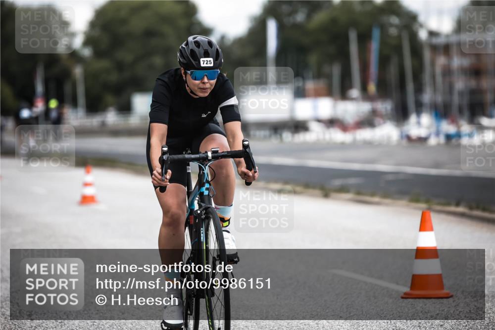 16.08.2026 - KN Förde Triathlon 2026 H.Heesch http://msf.ph/oto/9986151 16.08.2026 13:08:54 Radfahren 581, 600, 713, 714, 716, 725 meine-sportfotos.de