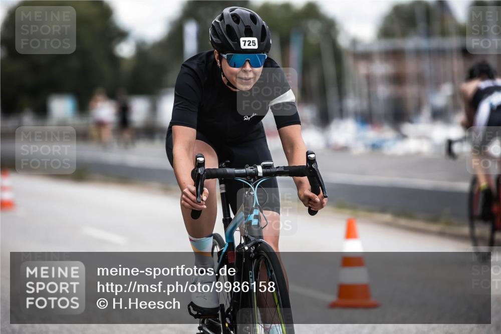 16.08.2026 - KN Förde Triathlon 2026 H.Heesch http://msf.ph/oto/9986158 16.08.2026 13:08:54 Radfahren 581, 600, 713, 714, 716, 725 meine-sportfotos.de