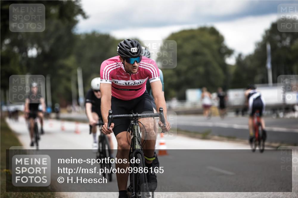 16.08.2026 - KN Förde Triathlon 2026 H.Heesch http://msf.ph/oto/9986165 16.08.2026 13:08:56 Radfahren 591, 600, 713, 714, 716, 725 meine-sportfotos.de