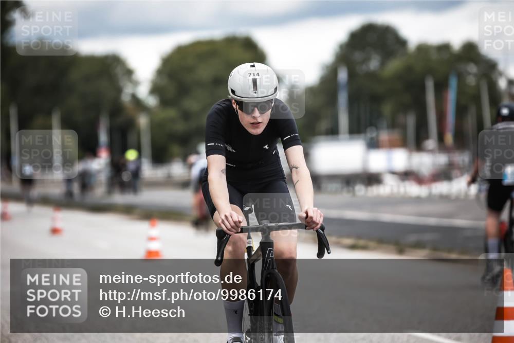16.08.2026 - KN Förde Triathlon 2026 H.Heesch http://msf.ph/oto/9986174 16.08.2026 13:08:57 Radfahren 591, 600, 713, 714, 725 meine-sportfotos.de