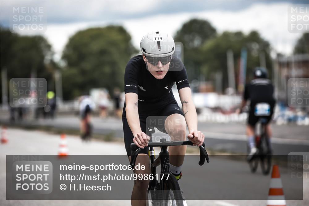 16.08.2026 - KN Förde Triathlon 2026 H.Heesch http://msf.ph/oto/9986177 16.08.2026 13:08:57 Radfahren 591, 600, 713, 714, 725 meine-sportfotos.de