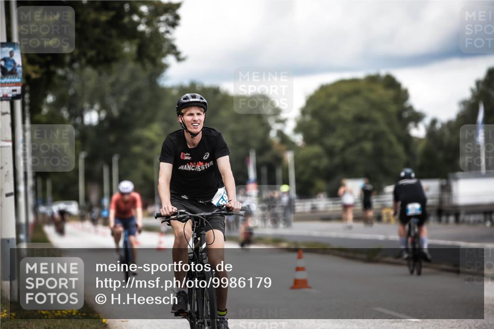 16.08.2026 - KN Förde Triathlon 2026 H.Heesch http://msf.ph/oto/9986179 16.08.2026 13:08:59 Radfahren 591, 600, 707, 709, 713, 714 meine-sportfotos.de