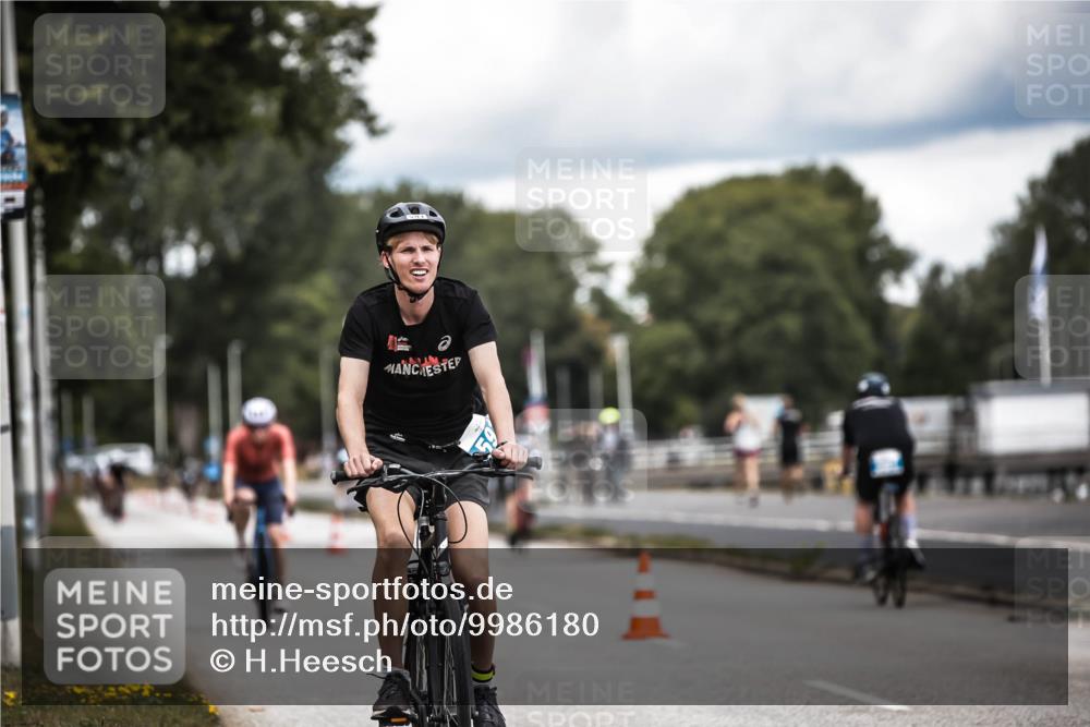 16.08.2026 - KN Förde Triathlon 2026 H.Heesch http://msf.ph/oto/9986180 16.08.2026 13:08:59 Radfahren 591, 600, 707, 709, 713, 714 meine-sportfotos.de
