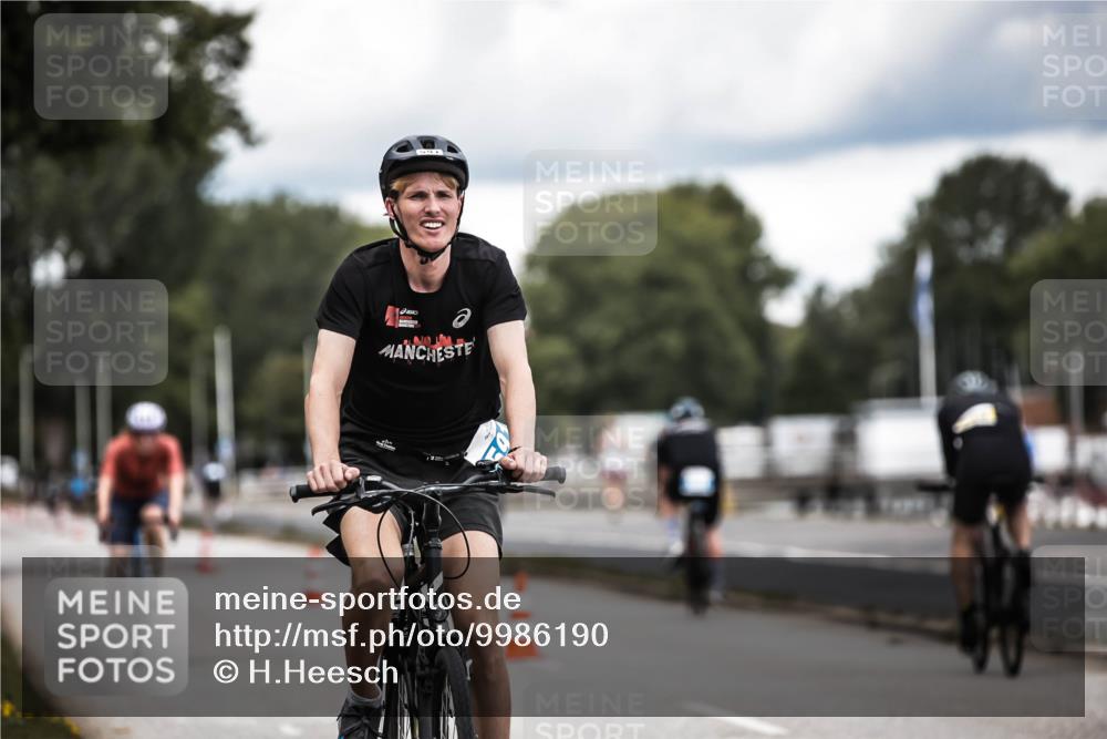 16.08.2026 - KN Förde Triathlon 2026 H.Heesch http://msf.ph/oto/9986190 16.08.2026 13:09:00 Radfahren 591, 600, 707, 709, 714 meine-sportfotos.de