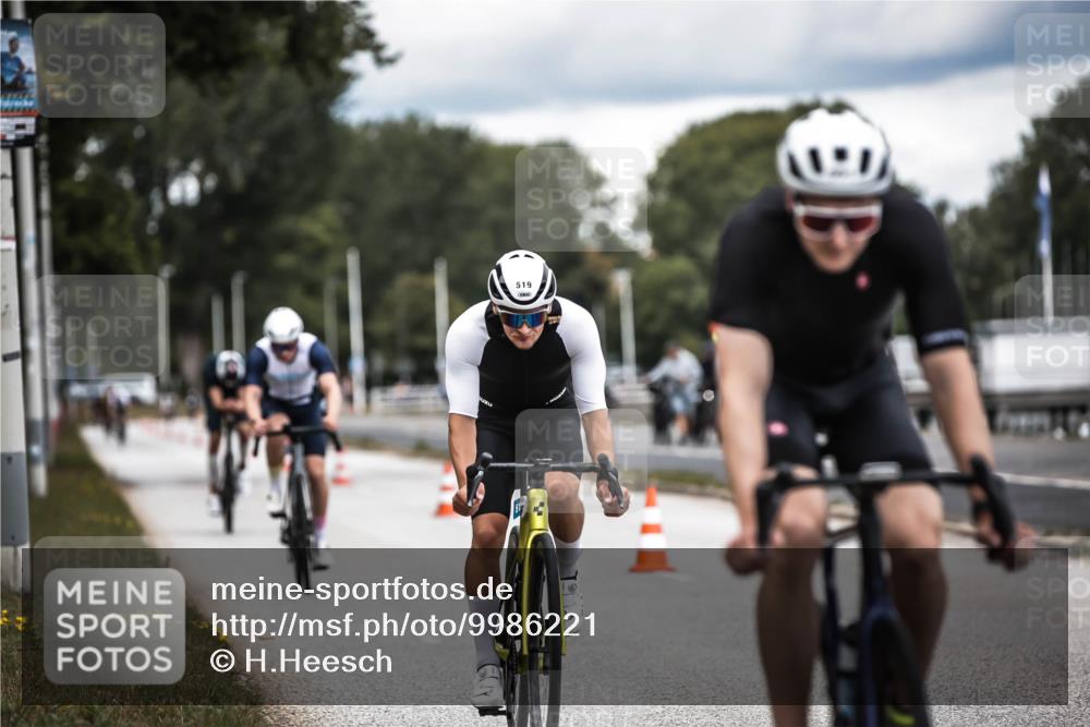 16.08.2026 - KN Förde Triathlon 2026 H.Heesch http://msf.ph/oto/9986221 16.08.2026 13:09:11 Radfahren 505, 519, 520, 522, 525, 551, 746 meine-sportfotos.de