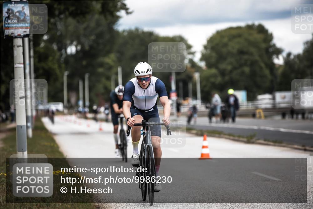 16.08.2026 - KN Förde Triathlon 2026 H.Heesch http://msf.ph/oto/9986230 16.08.2026 13:09:12 Radfahren 505, 519, 520, 522, 525, 551, 746 meine-sportfotos.de