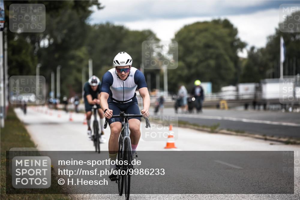 16.08.2026 - KN Förde Triathlon 2026 H.Heesch http://msf.ph/oto/9986233 16.08.2026 13:09:12 Radfahren 505, 519, 520, 522, 525, 551, 746 meine-sportfotos.de