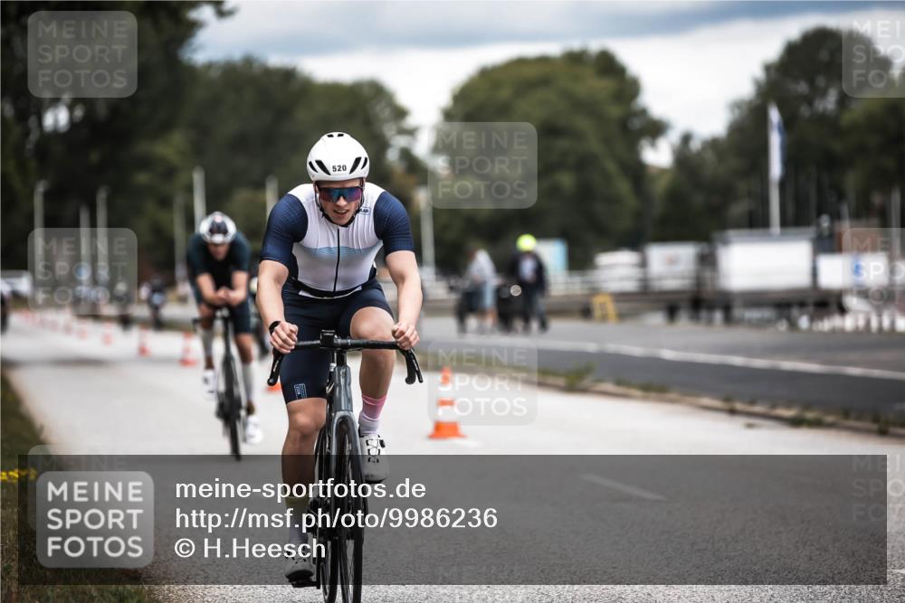16.08.2026 - KN Förde Triathlon 2026 H.Heesch http://msf.ph/oto/9986236 16.08.2026 13:09:13 Radfahren 519, 520, 522, 525, 551, 746 meine-sportfotos.de