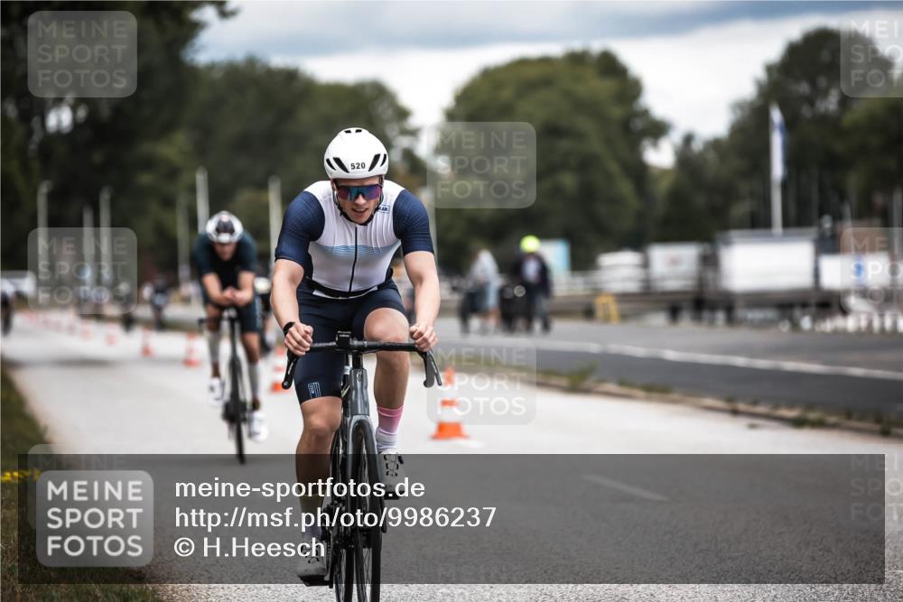 16.08.2026 - KN Förde Triathlon 2026 H.Heesch http://msf.ph/oto/9986237 16.08.2026 13:09:13 Radfahren 519, 520, 522, 525, 551, 746 meine-sportfotos.de