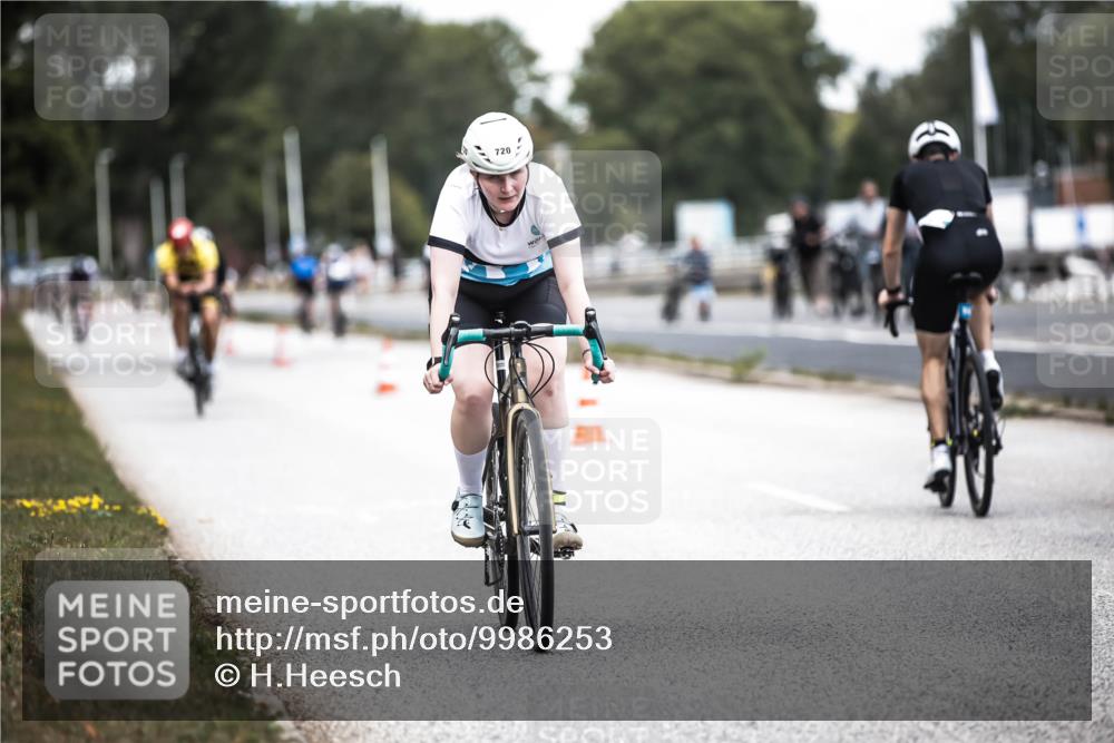 16.08.2026 - KN Förde Triathlon 2026 H.Heesch http://msf.ph/oto/9986253 16.08.2026 13:09:26 Radfahren 543, 559, 578, 720, 723 meine-sportfotos.de
