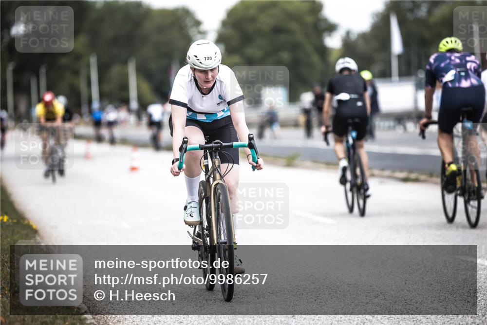16.08.2026 - KN Förde Triathlon 2026 H.Heesch http://msf.ph/oto/9986257 16.08.2026 13:09:27 Radfahren 543, 720, 723 meine-sportfotos.de