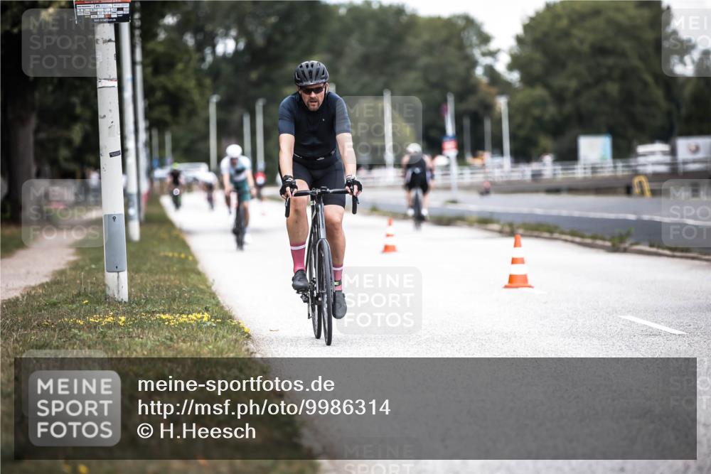 16.08.2026 - KN Förde Triathlon 2026 H.Heesch http://msf.ph/oto/9986314 16.08.2026 13:09:48 Radfahren 553, 735 meine-sportfotos.de