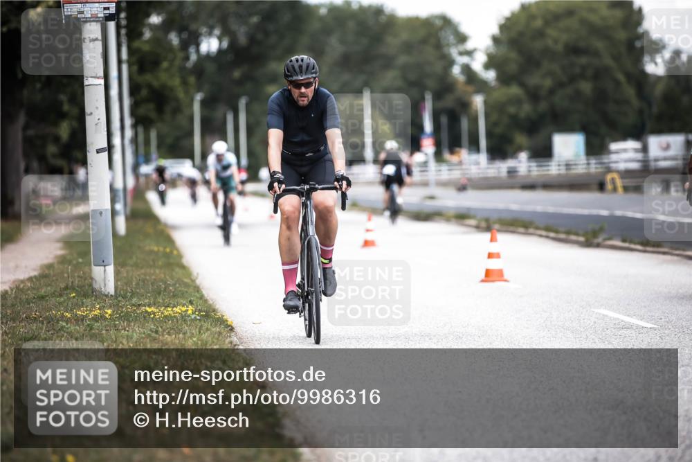 16.08.2026 - KN Förde Triathlon 2026 H.Heesch http://msf.ph/oto/9986316 16.08.2026 13:09:48 Radfahren 553, 735 meine-sportfotos.de