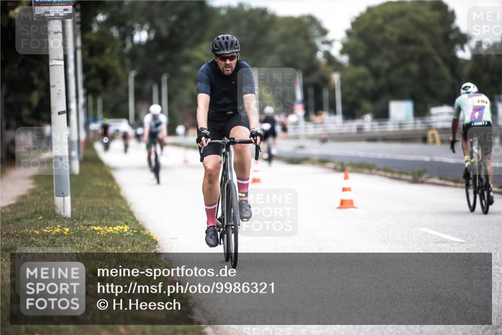 16.08.2026 - KN Förde Triathlon 2026 H.Heesch http://msf.ph/oto/9986321 16.08.2026 13:09:49 Radfahren 553, 605, 735 meine-sportfotos.de