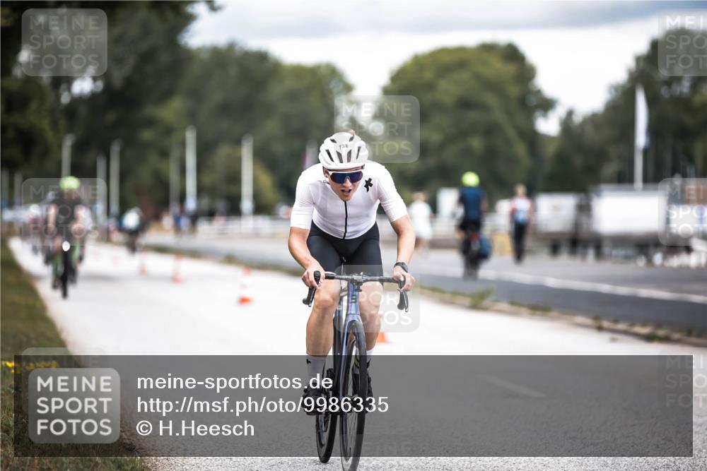 16.08.2026 - KN Förde Triathlon 2026 H.Heesch http://msf.ph/oto/9986335 16.08.2026 13:09:58 Radfahren 601, 701, 738 meine-sportfotos.de