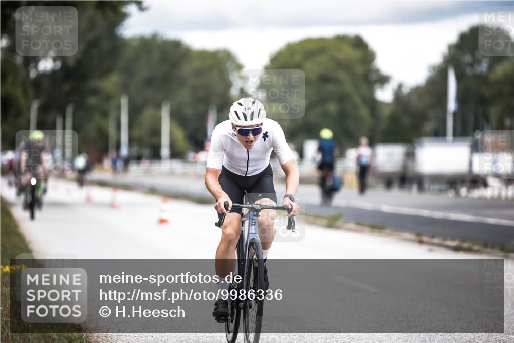 16.08.2026 - KN Förde Triathlon 2026 H.Heesch http://msf.ph/oto/9986336 16.08.2026 13:09:59 Radfahren 524, 701, 738 meine-sportfotos.de