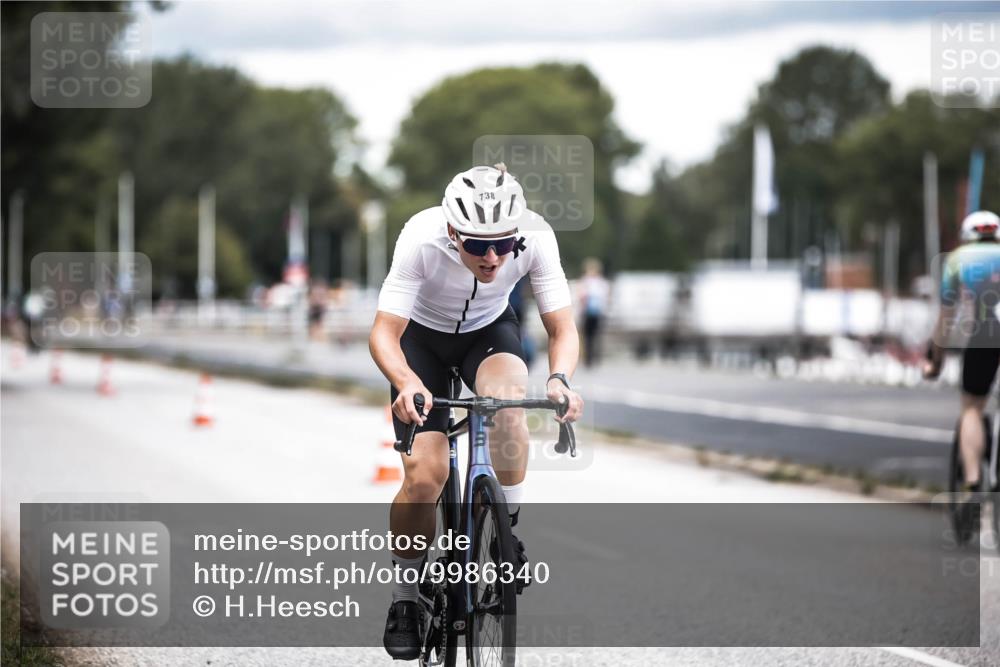 16.08.2026 - KN Förde Triathlon 2026 H.Heesch http://msf.ph/oto/9986340 16.08.2026 13:09:59 Radfahren 524, 701, 738 meine-sportfotos.de