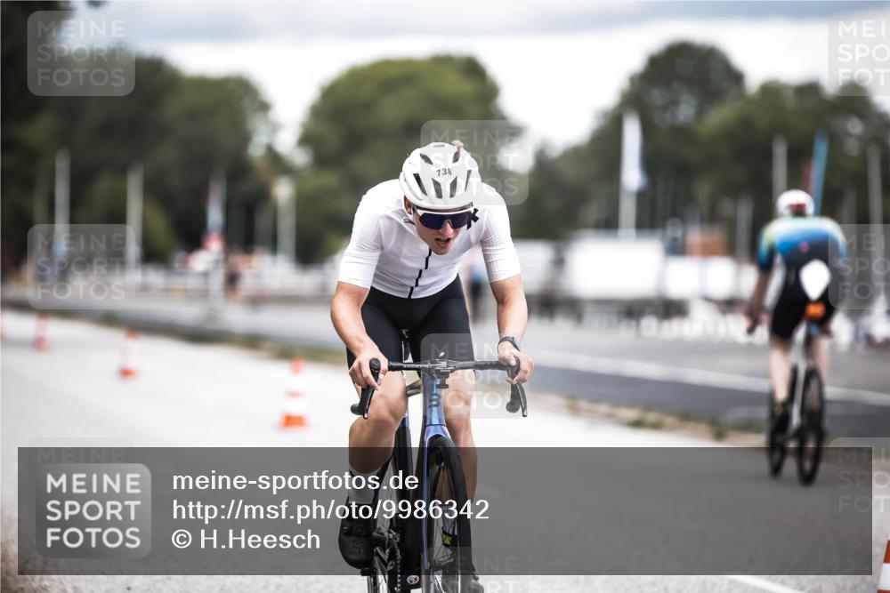 16.08.2026 - KN Förde Triathlon 2026 H.Heesch http://msf.ph/oto/9986342 16.08.2026 13:09:59 Radfahren 524, 701, 738 meine-sportfotos.de