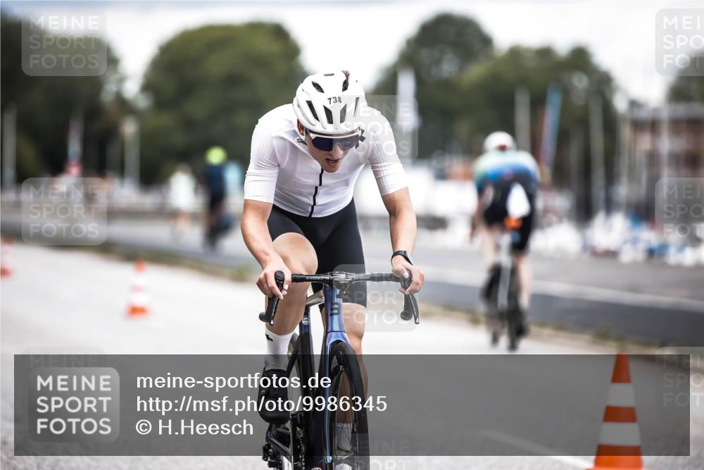 16.08.2026 - KN Förde Triathlon 2026 H.Heesch http://msf.ph/oto/9986345 16.08.2026 13:09:59 Radfahren 524, 701, 738 meine-sportfotos.de