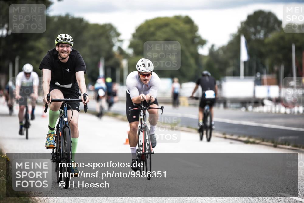 16.08.2026 - KN Förde Triathlon 2026 H.Heesch http://msf.ph/oto/9986351 16.08.2026 13:10:03 Radfahren 504, 524, 595, 701, 704, 743 meine-sportfotos.de