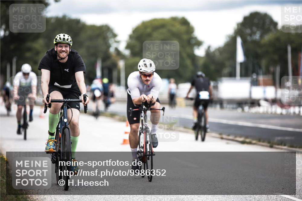 16.08.2026 - KN Förde Triathlon 2026 H.Heesch http://msf.ph/oto/9986352 16.08.2026 13:10:03 Radfahren 504, 524, 595, 701, 704, 743 meine-sportfotos.de