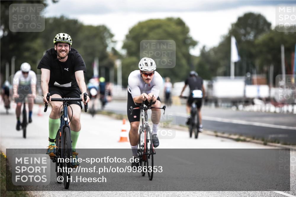 16.08.2026 - KN Förde Triathlon 2026 H.Heesch http://msf.ph/oto/9986353 16.08.2026 13:10:03 Radfahren 504, 524, 595, 701, 704, 743 meine-sportfotos.de