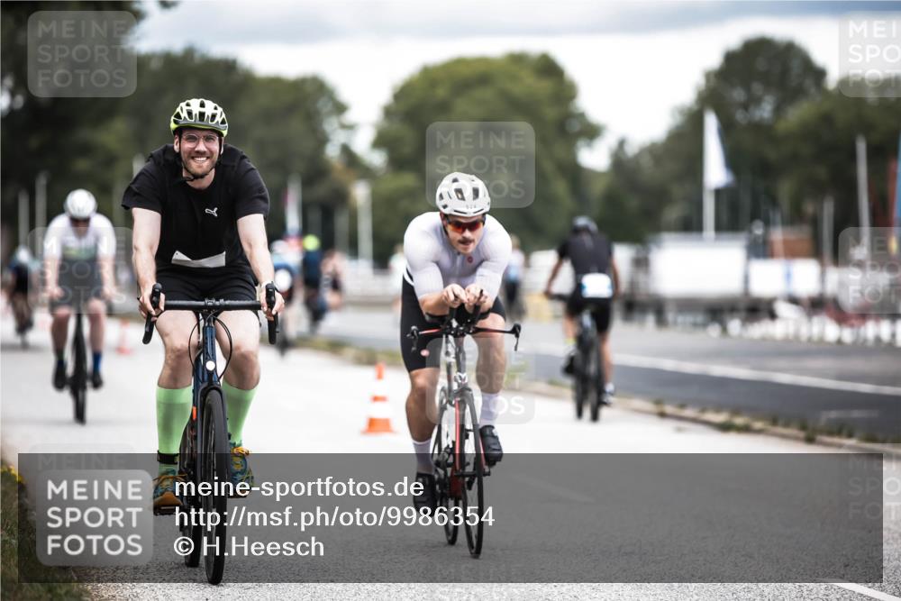 16.08.2026 - KN Förde Triathlon 2026 H.Heesch http://msf.ph/oto/9986354 16.08.2026 13:10:04 Radfahren 504, 524, 595, 701, 704, 743 meine-sportfotos.de