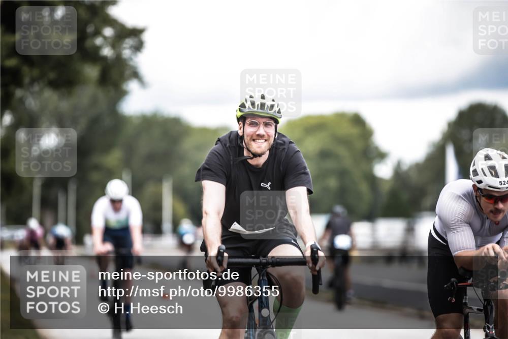 16.08.2026 - KN Förde Triathlon 2026 H.Heesch http://msf.ph/oto/9986355 16.08.2026 13:10:04 Radfahren 504, 524, 595, 701, 704, 743 meine-sportfotos.de