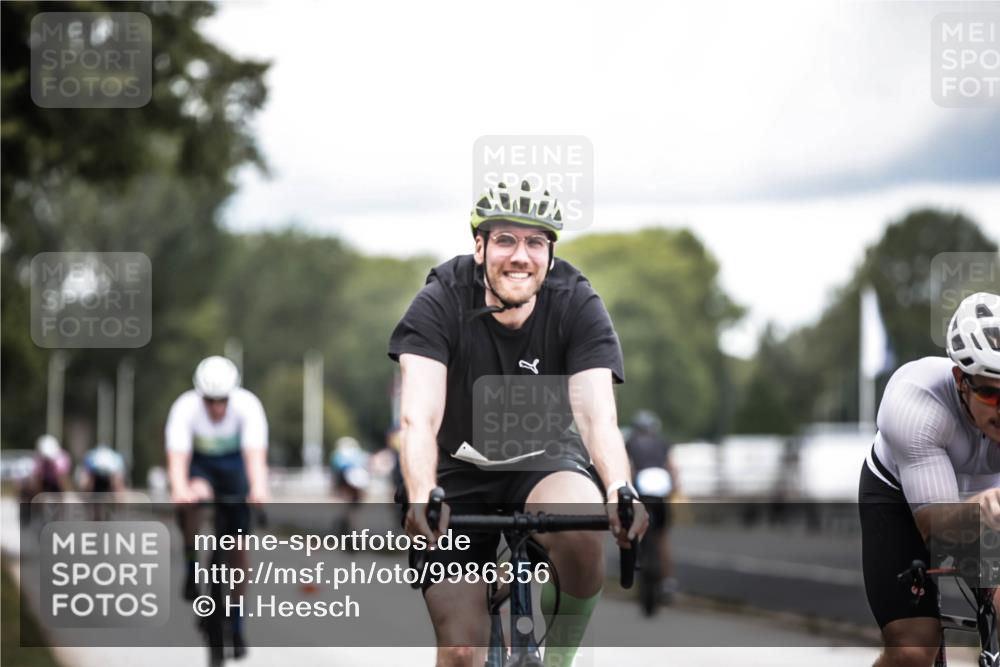 16.08.2026 - KN Förde Triathlon 2026 H.Heesch http://msf.ph/oto/9986356 16.08.2026 13:10:04 Radfahren 504, 524, 595, 701, 704, 743 meine-sportfotos.de